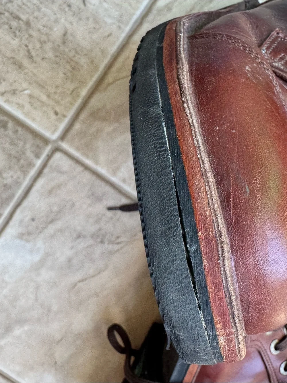 Men's Leather Chukka Boots in Burgundy - Classic Lace-Up